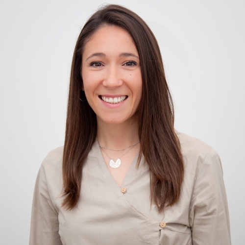 ana-lozano-higienista-implantes-raga-albacete